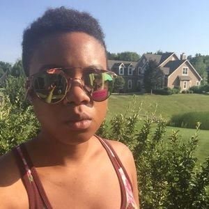 New with tags BETSEY JOHNSON MIRRORED SUNGLASSES